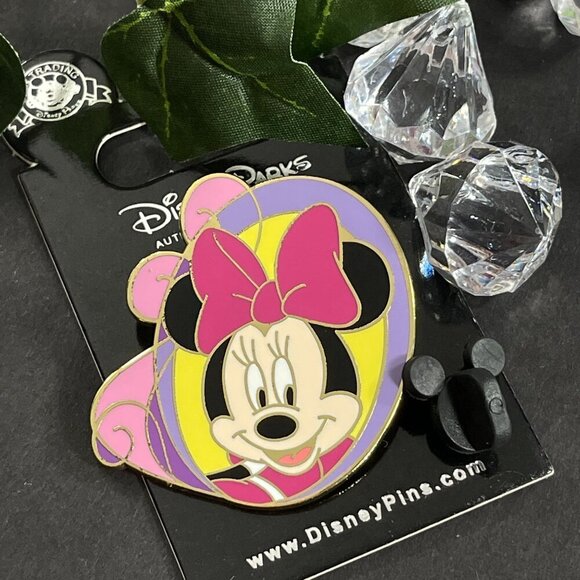Disney Minnie Mouse Trading Pin Jumbo Hair Bow Badge Lapel Pin Brooch Jewelry - Picture 2 of 12